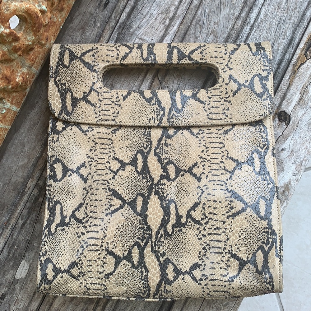 Brio Clutch - Picture 2 of 7